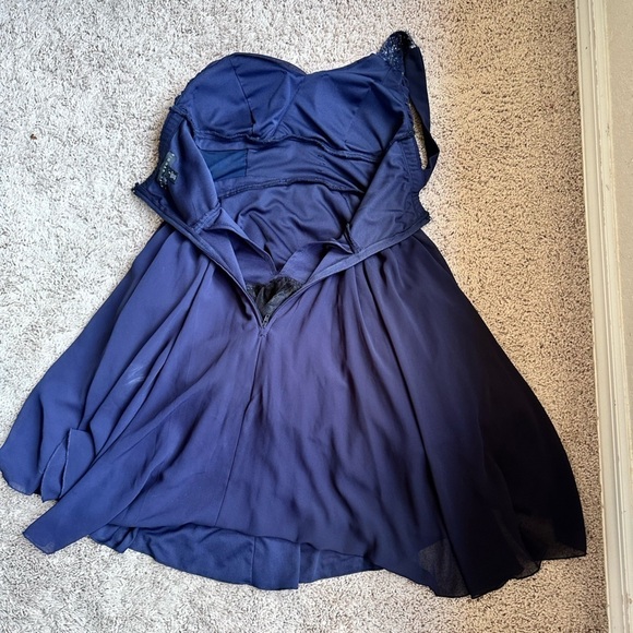 Navy Blue Formal Gown size 3 - Picture 10 of 11